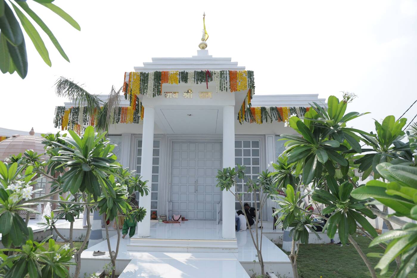 A quiet corner of the temple grounds